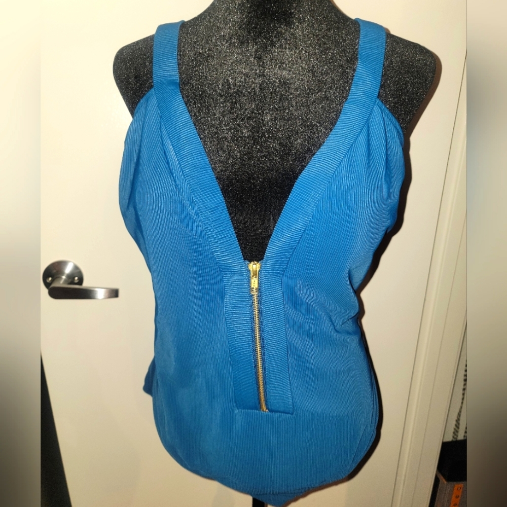 Women's swimsuit